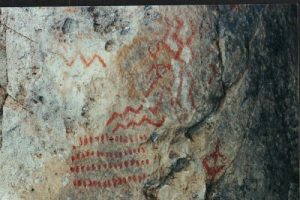 <b>Ancient petroglyphs</b><br> Cave painting left by Native American residents at some time in history.