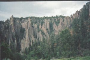 <b>Limestone formations</b><br> This whole area is a great geologic specimen full of wonderful shapes.