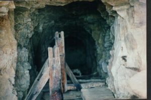 <b>Horizontal shaft Flourine mine.</b><br> In the East face of the Floridas. Partially flooded, and a good watr source. Supports in the center held up drain hose which kept mine pumped dry.