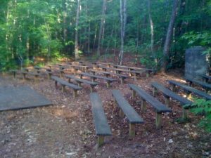 <b>Outdoor Classroom</b><br> This outdoor classroom is situated right on the trail.