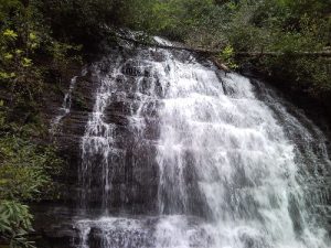 <b>Spoonauger Falls</b><br> This is the reward for the short .1 mile side trip up a pretty good series of switch backs!