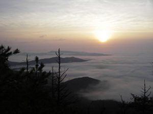 <b>Table Rock</b><br> Sunrise from the Shortoff Mountain Trail.