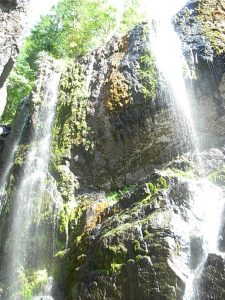 <b>Henline Falls</b>